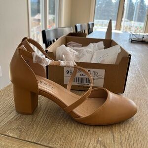 Journee Collection Tan Cross-Strap Block Heel Pumps